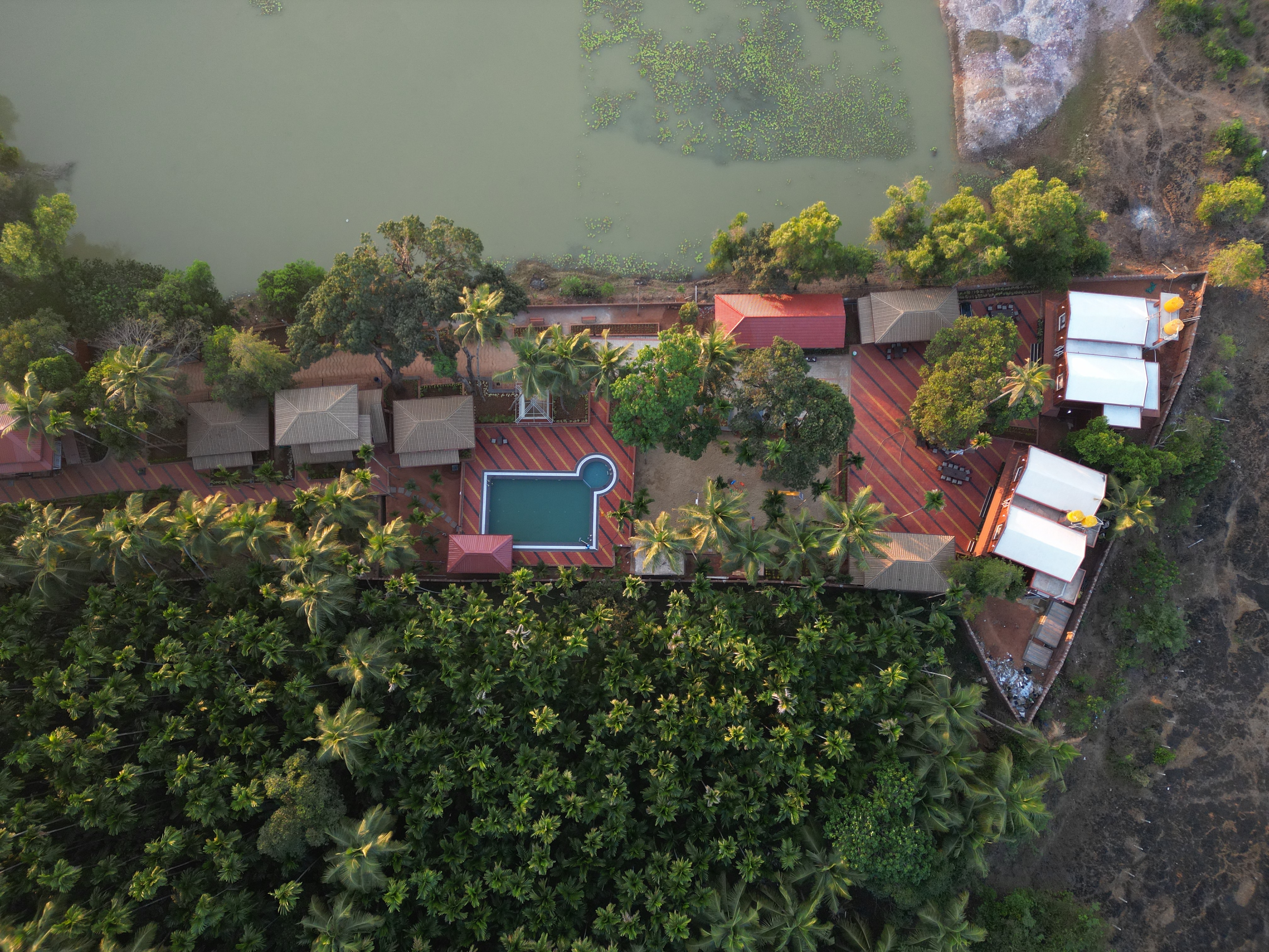 Aashrayam Hotels and Resorts Lake view 𝗕𝗢𝗢𝗞 Honavar Hotel