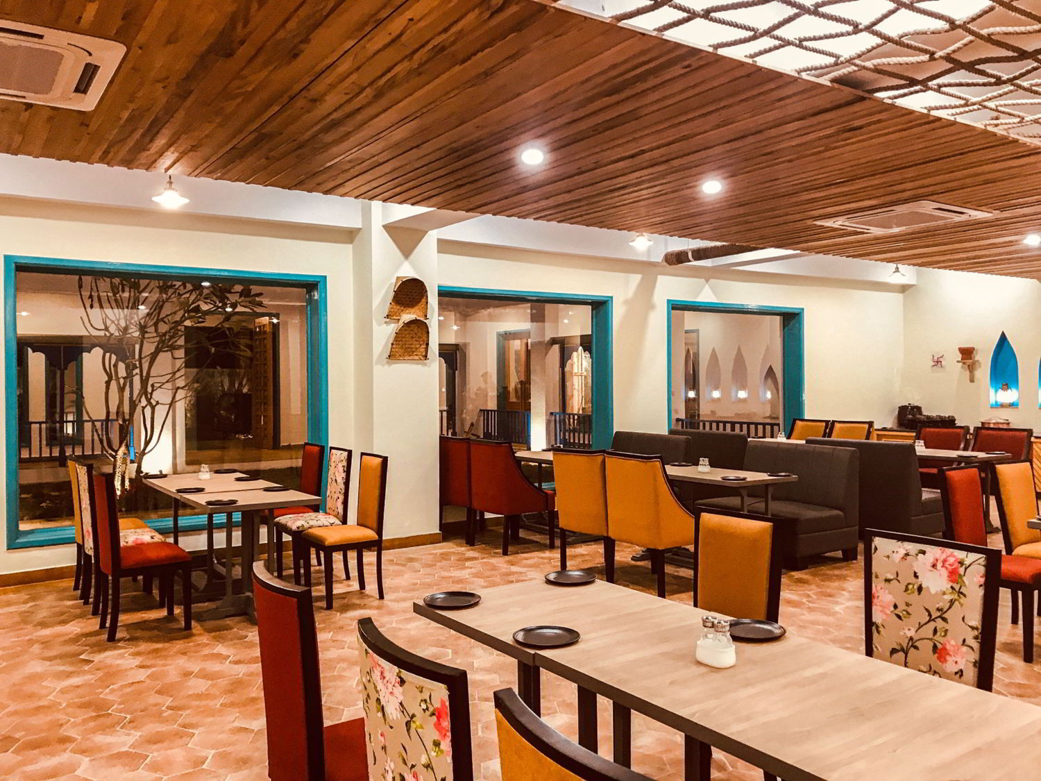 Promenade, Garden Restaurant