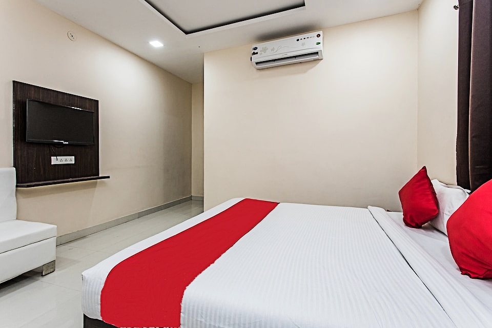 Treebo Trip Aaradhy, Ujjain — ₹1200/night, 4.3★, 2.5 km from Mahakal Temple