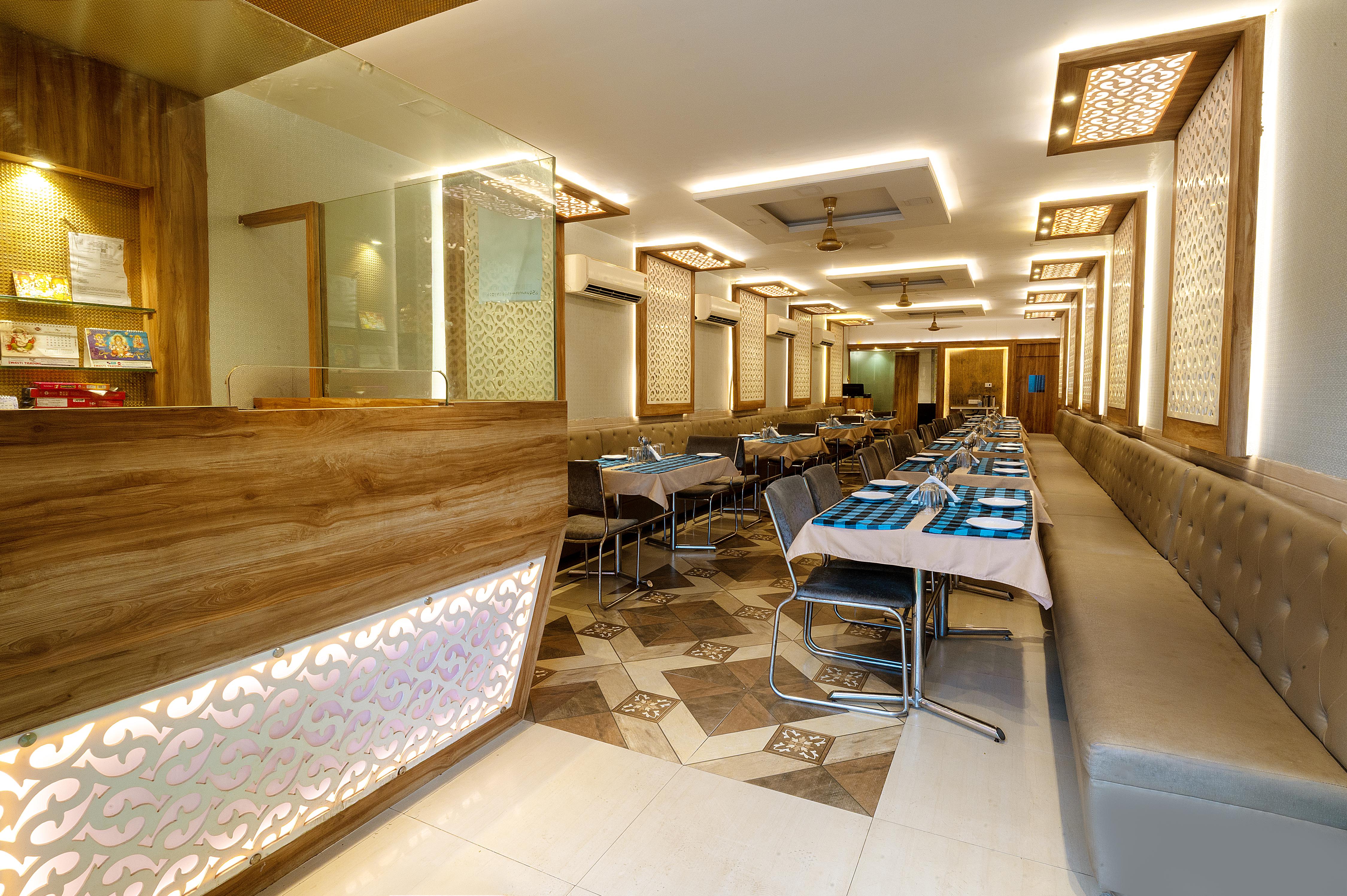 ESQUIRE RESTAURANT