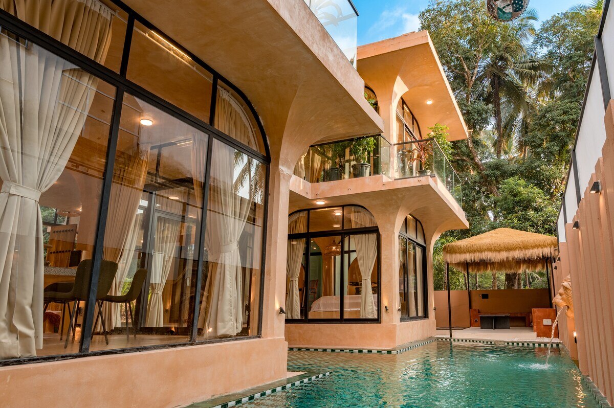 Design Masterpiece 4BHK Villa with Private Pool 𝗕𝗢𝗢𝗞 Goa Villa