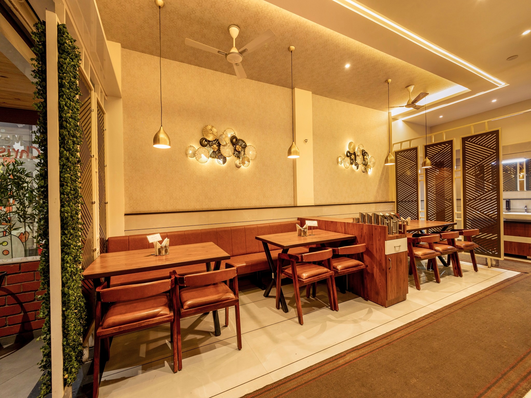 Veg Villa Family Restaurant & Dining