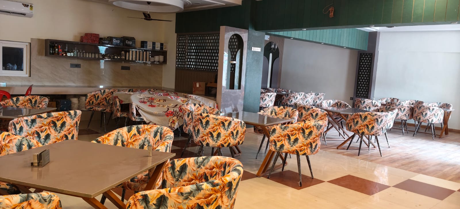 Shree Krishna Hotel & Restaurant