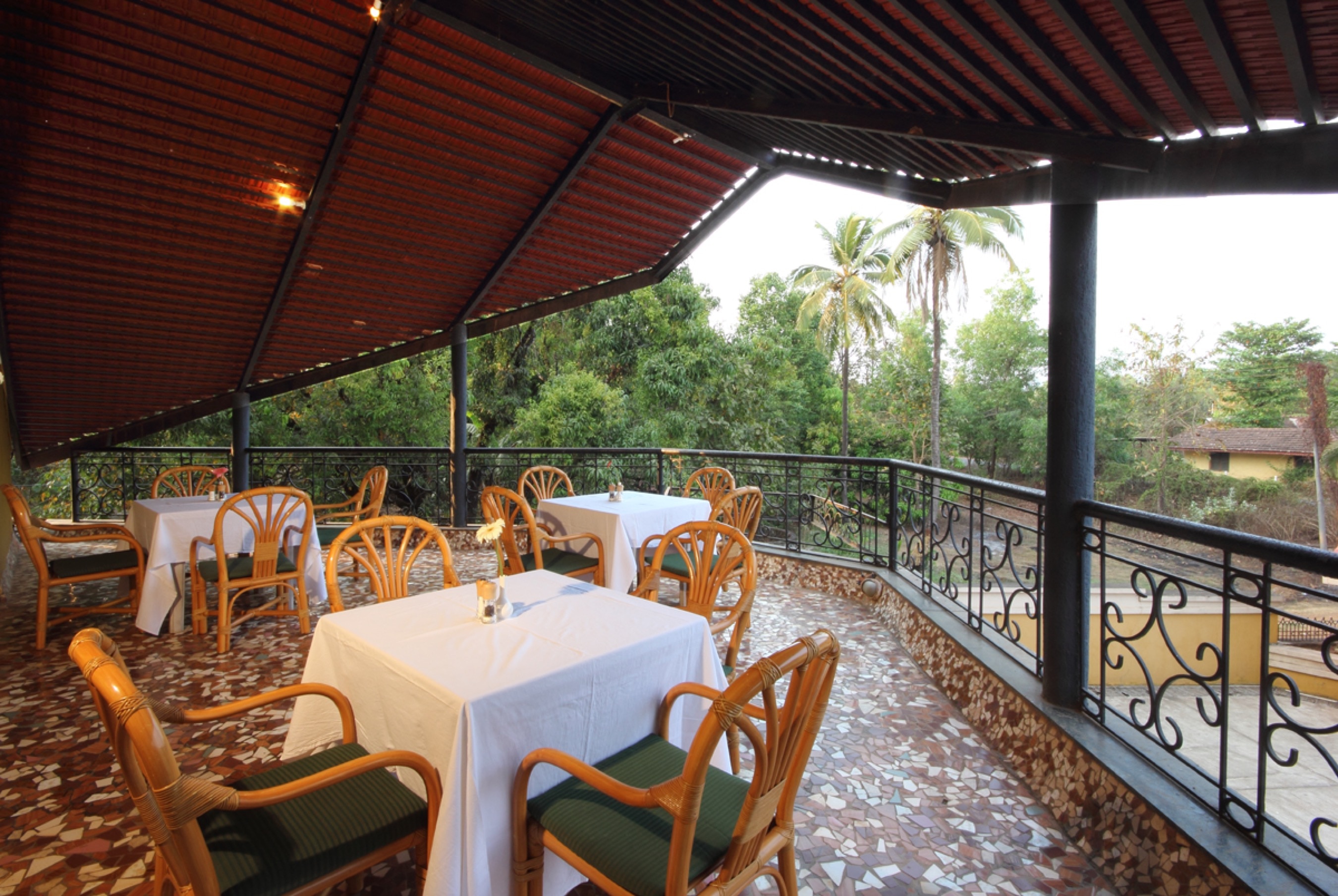 Food Fiesta Restaurant & Bar