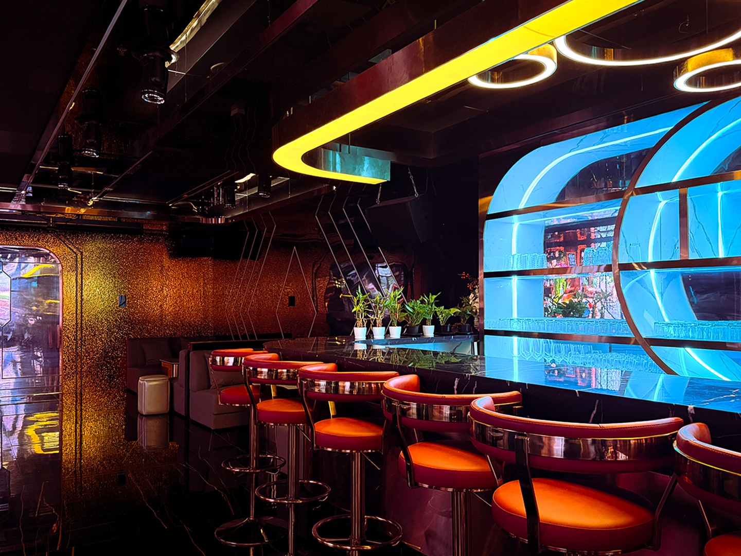 Suroor Lounge