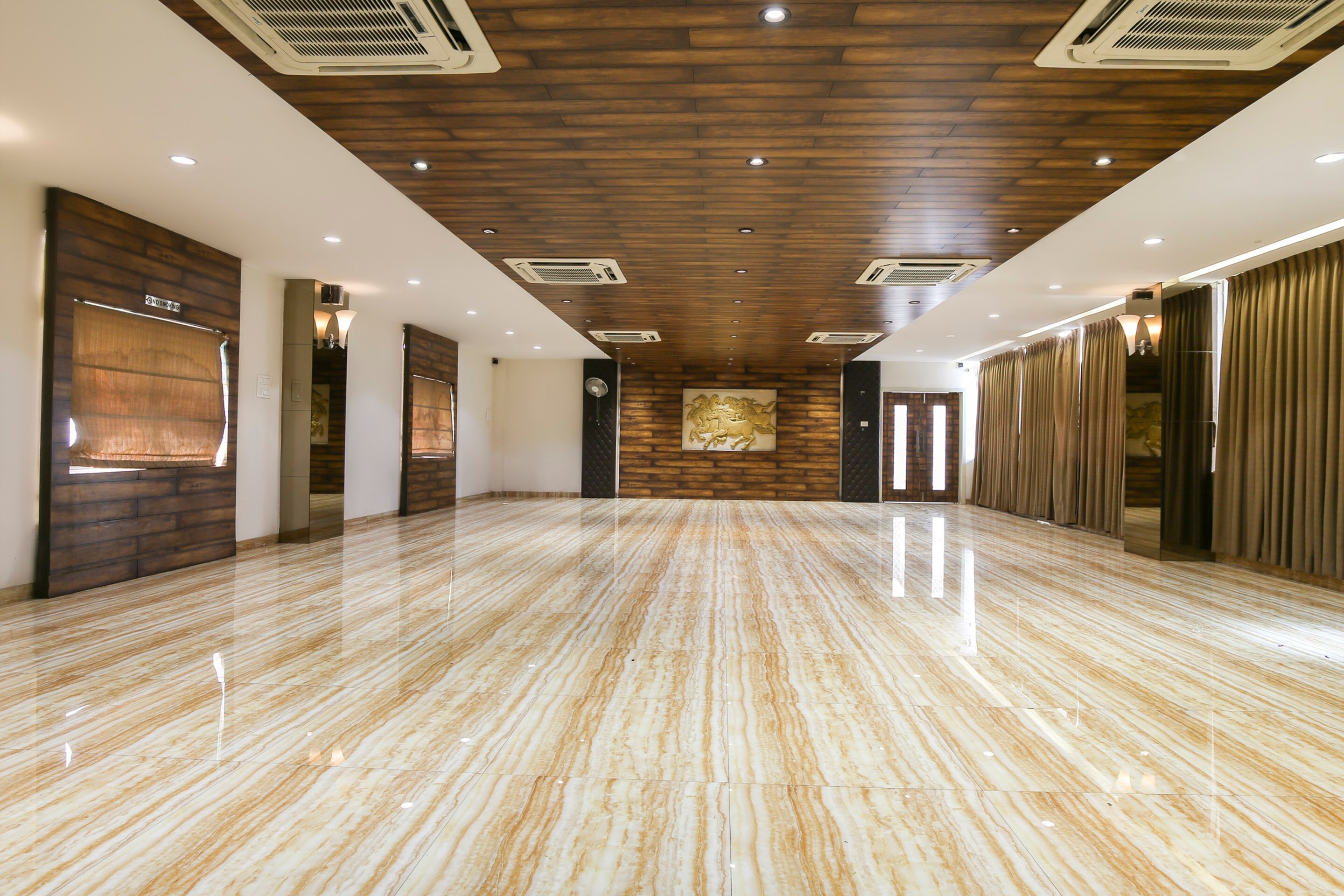 Photos of Hotel O Shiv Vatika Banquet & Rooms - Hotel in Surat