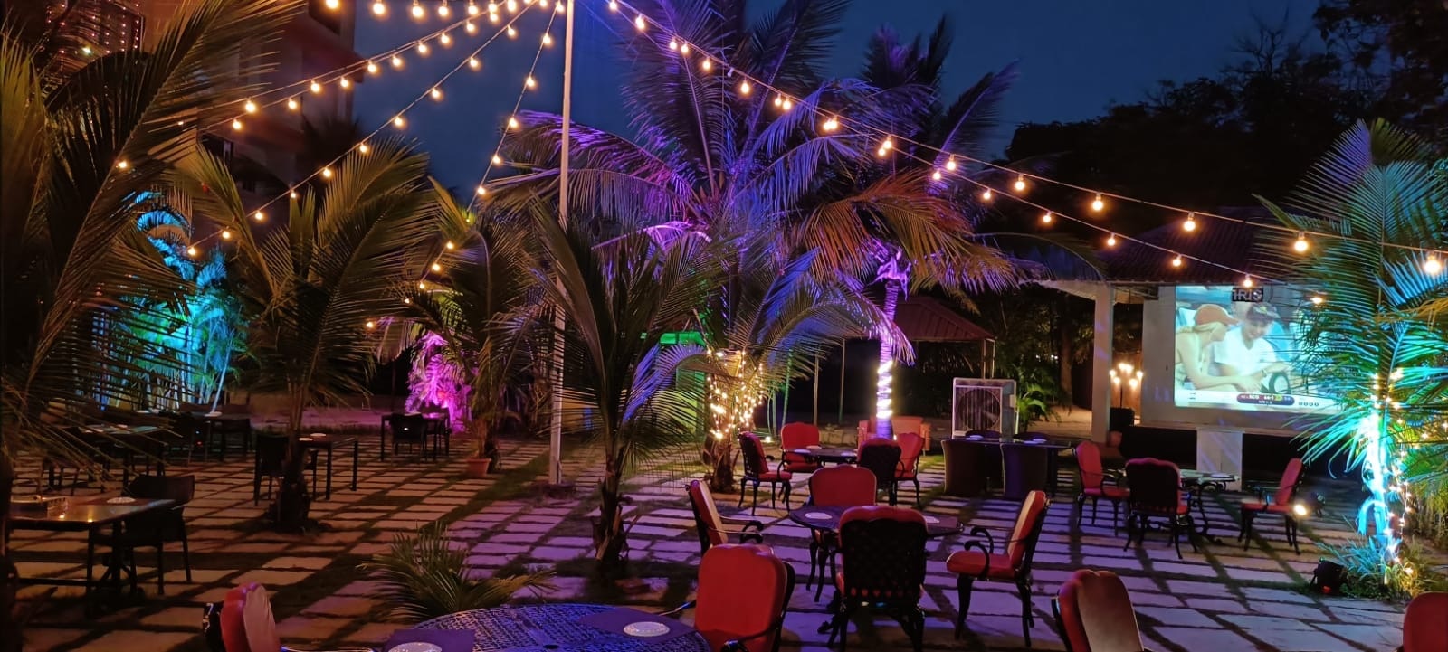 IRIS CAFE BAR & RESTAURENT