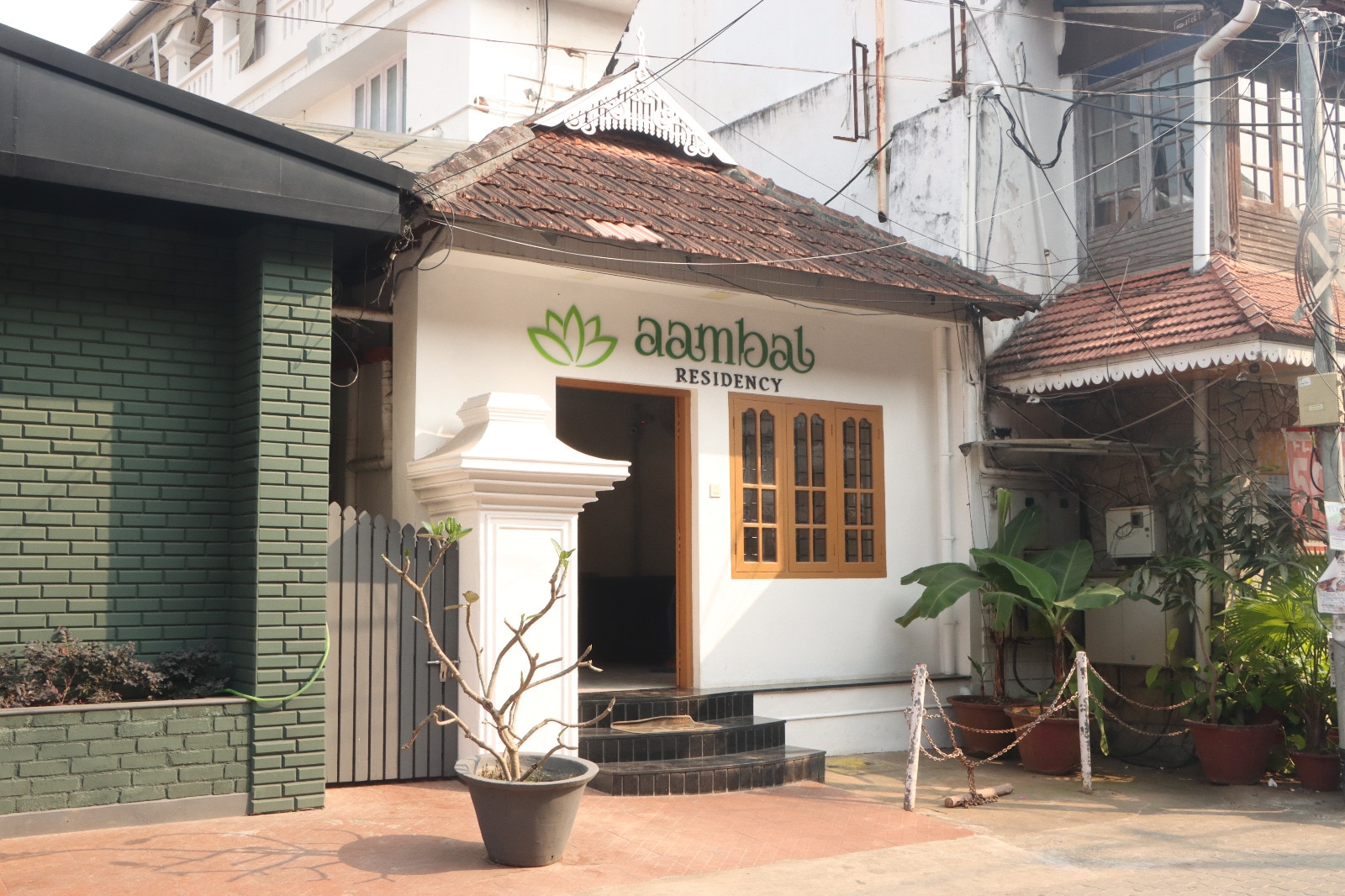 Aambal Residency 𝗕𝗢𝗢𝗞 Cochin Homestay