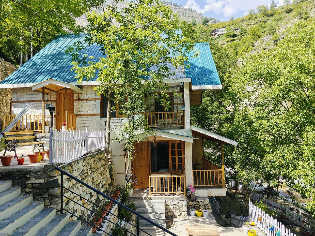 Rooms of By The Brook - A Riverside Retreat - Cottage in Gushaini