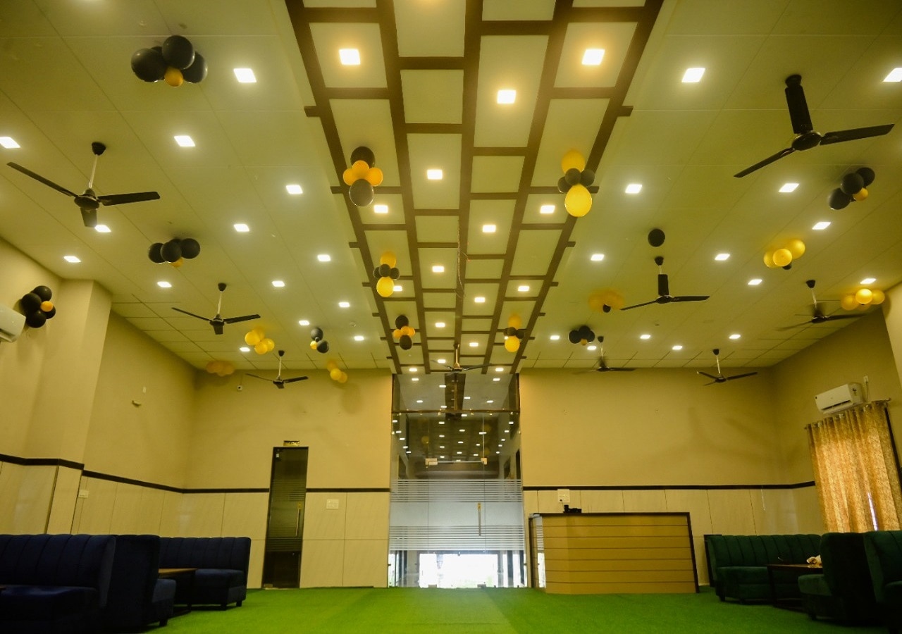 HOTEL CRWON ROYAL