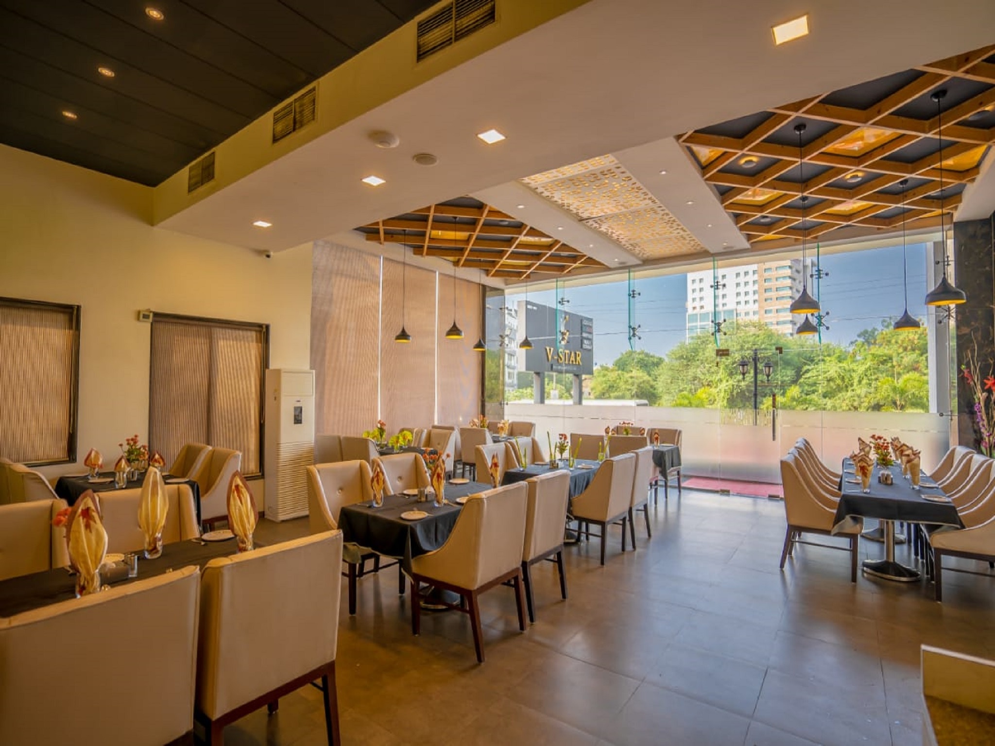 V-STAR Restaurant