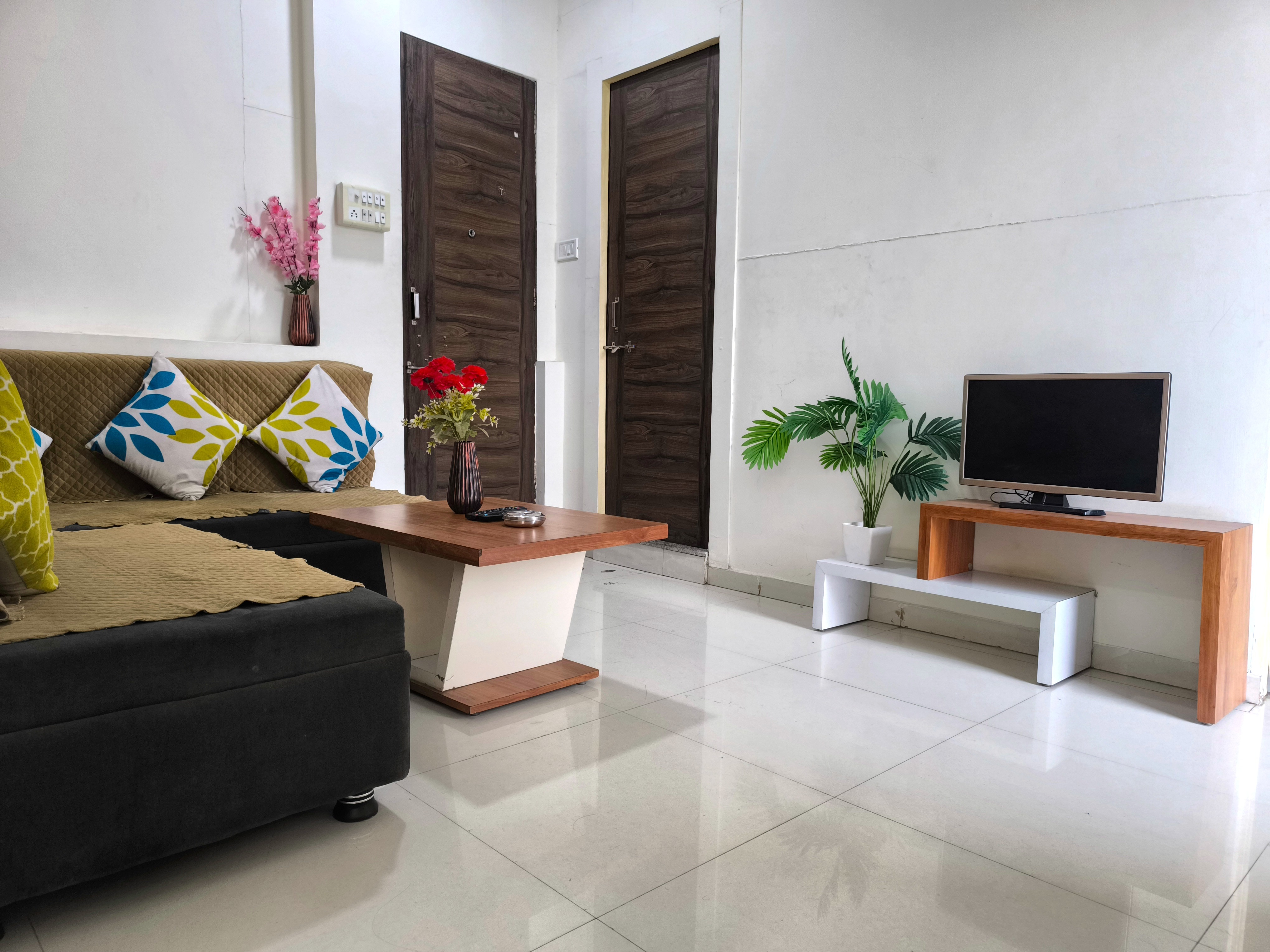Aman Greens 𝗕𝗢𝗢𝗞 Indore Apartment