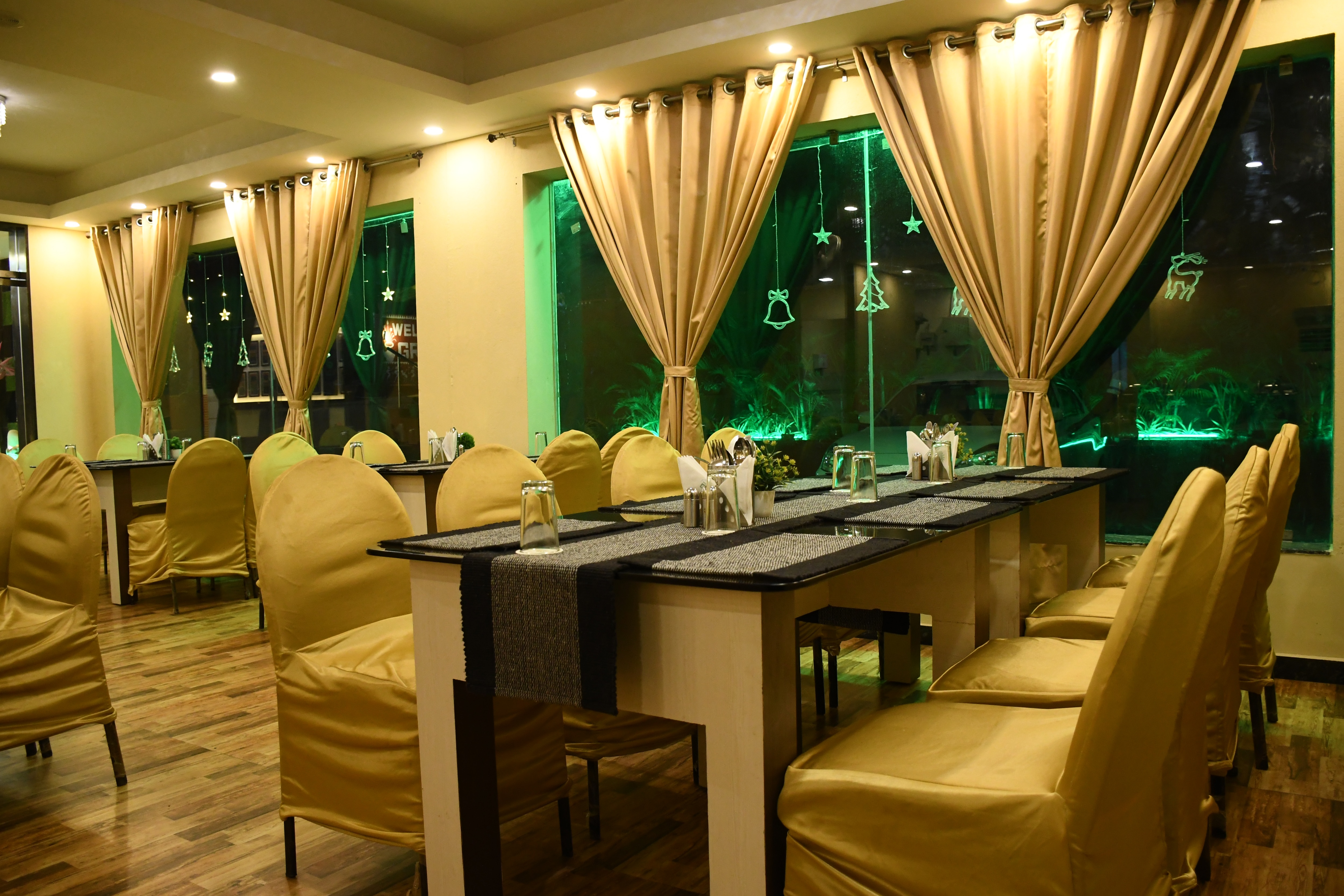 Grand Lounge