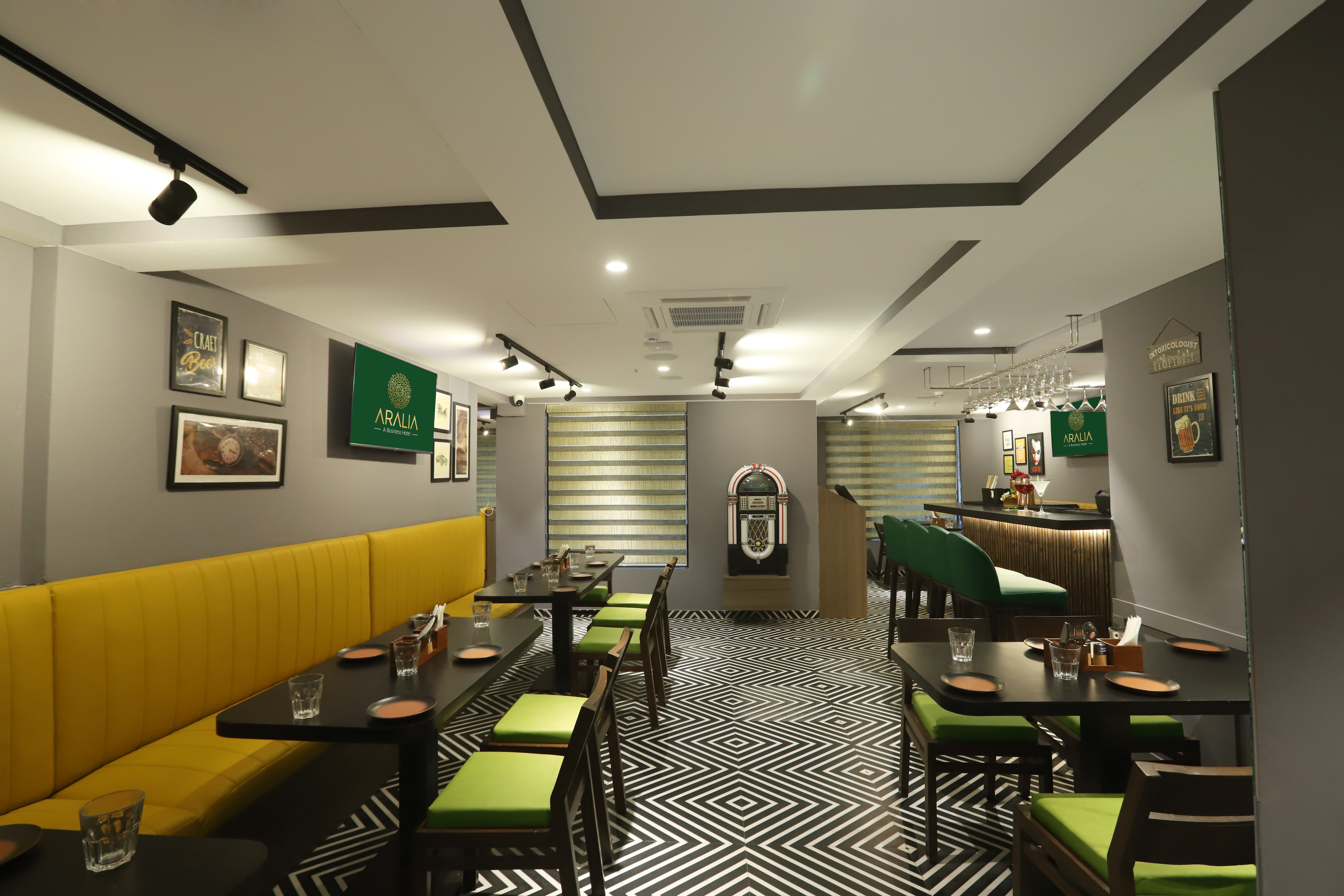 Castor - Multicuisine Restaurant & Bar