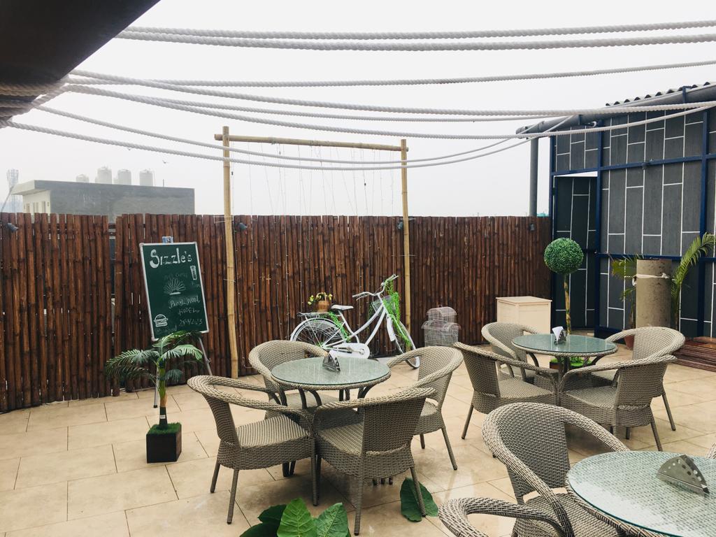 SIZZLE'S ROOFTOP