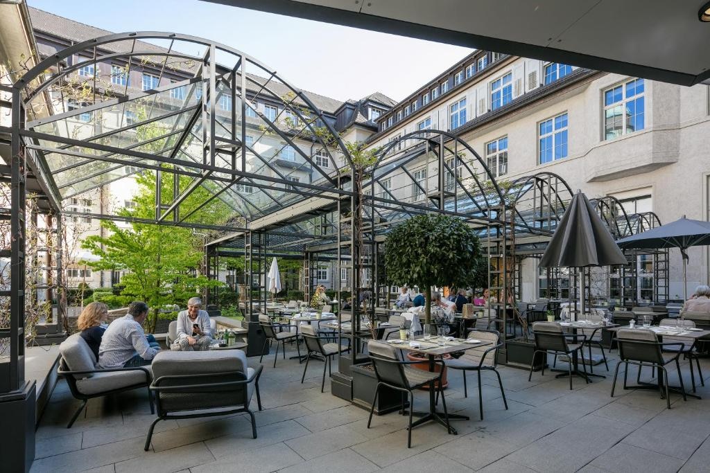 Garden restaurant