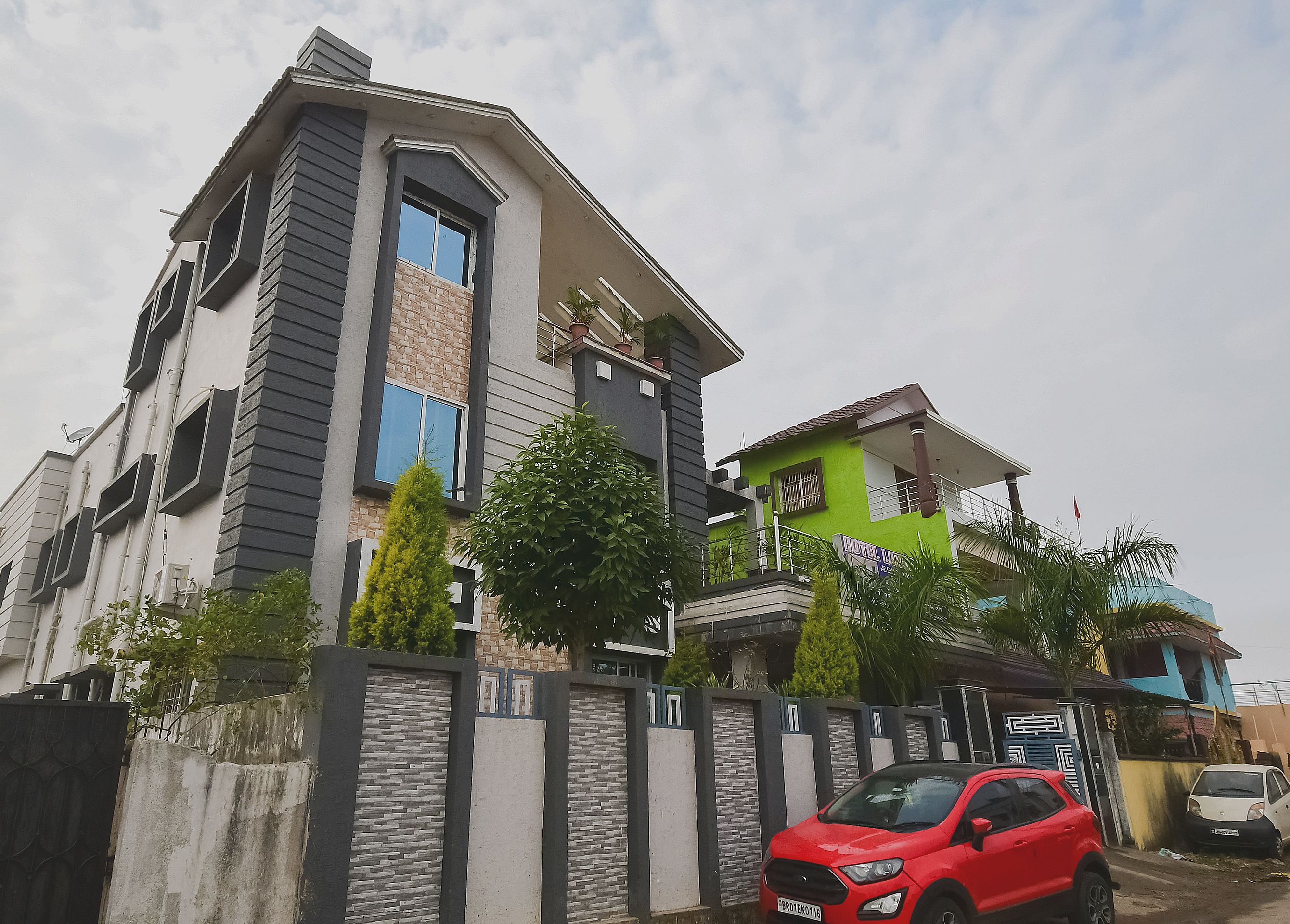 Hotel Luxury Inn 𝗕𝗢𝗢𝗞 Ranchi Hotel