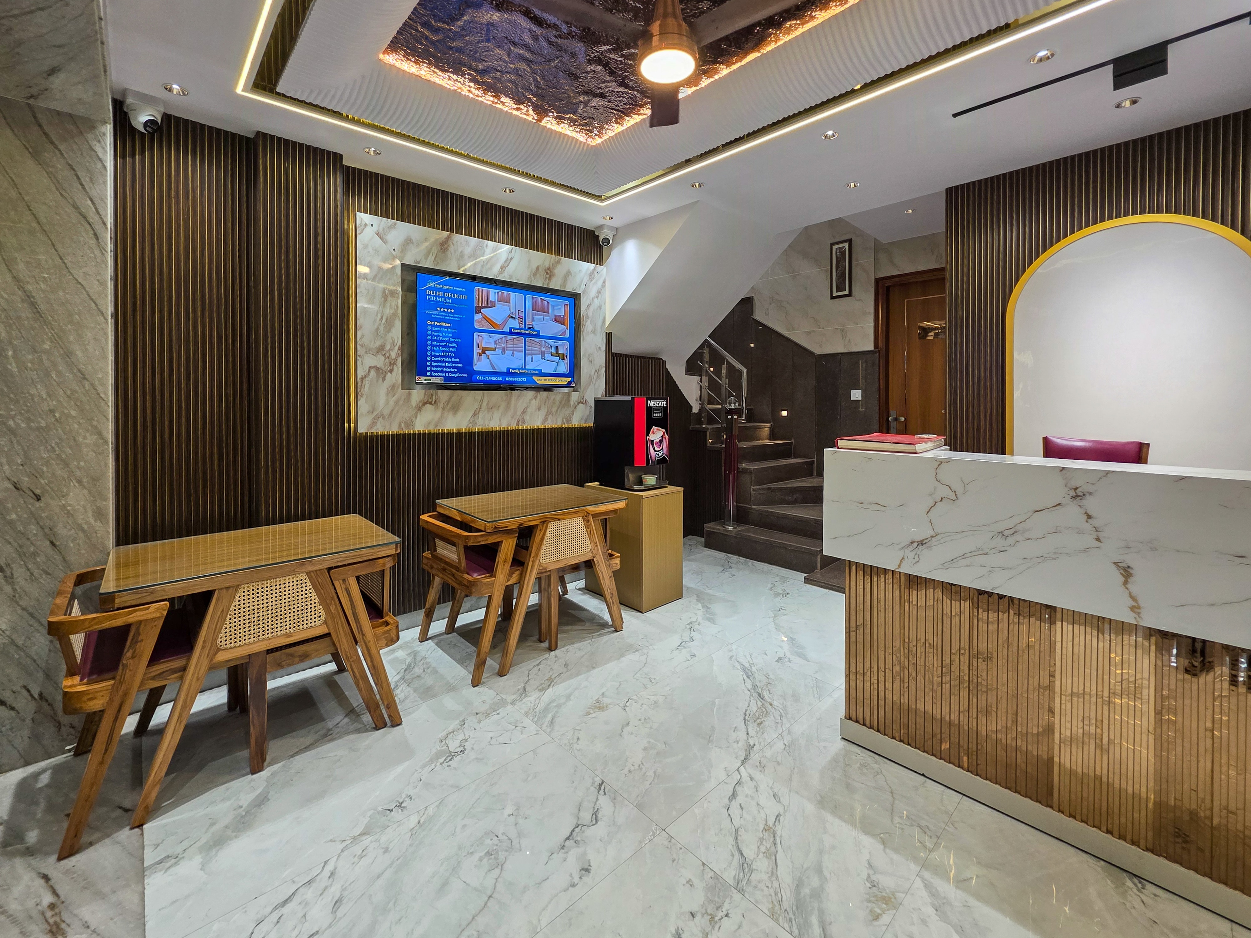 Comfortable homestay room in Karol Bagh