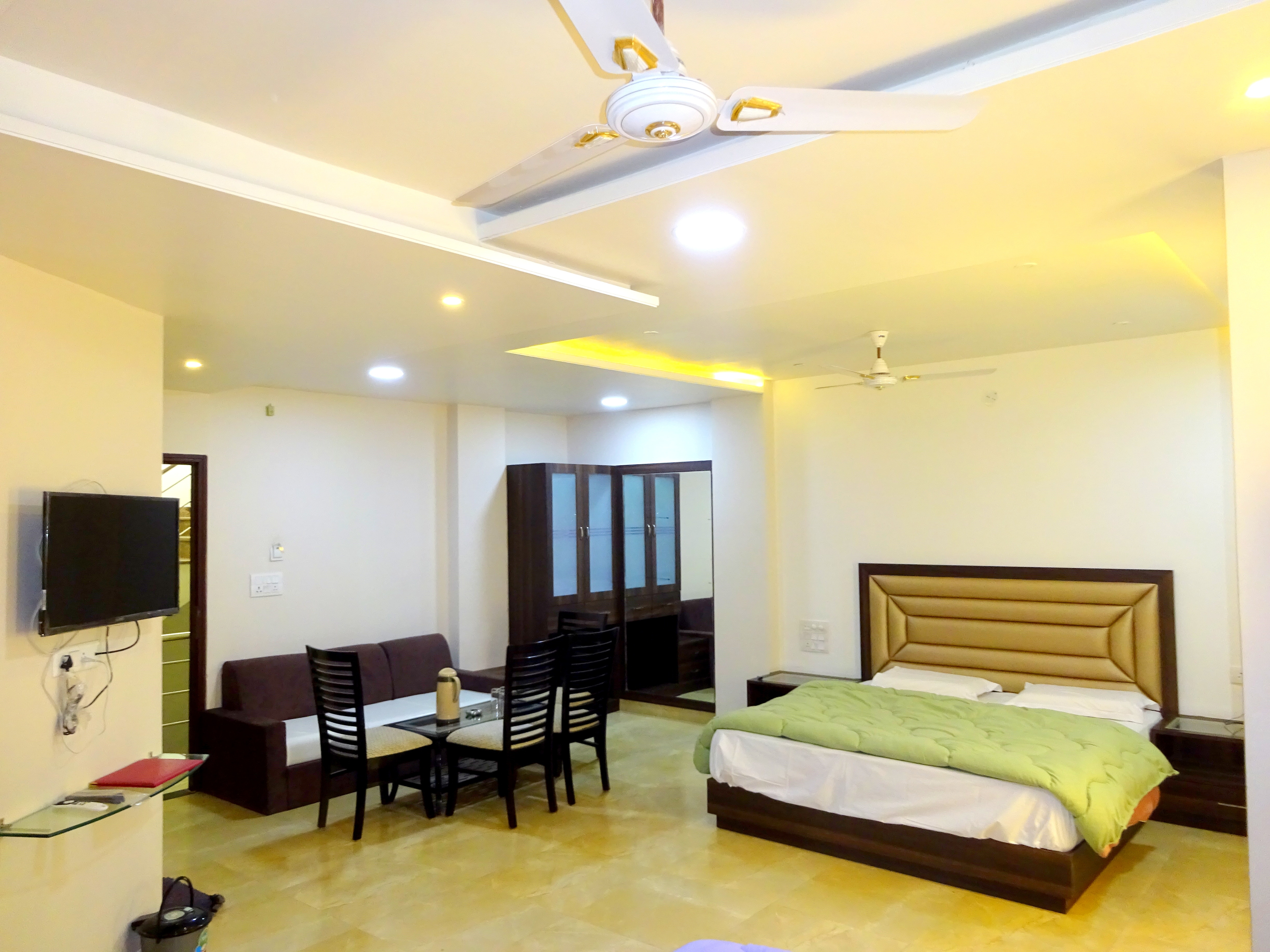 LokPriya Inn Hotel & Restaurant