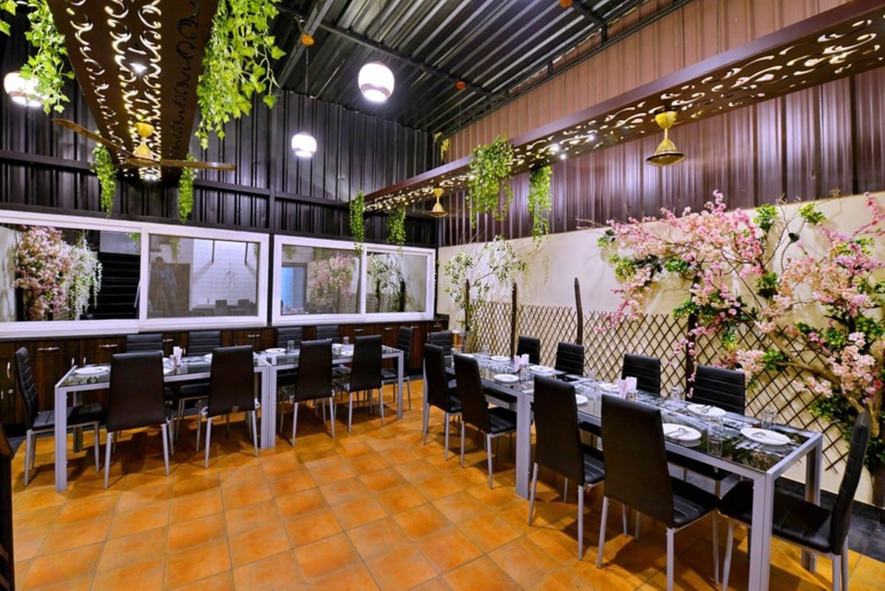 TOP FLOOR CAFE