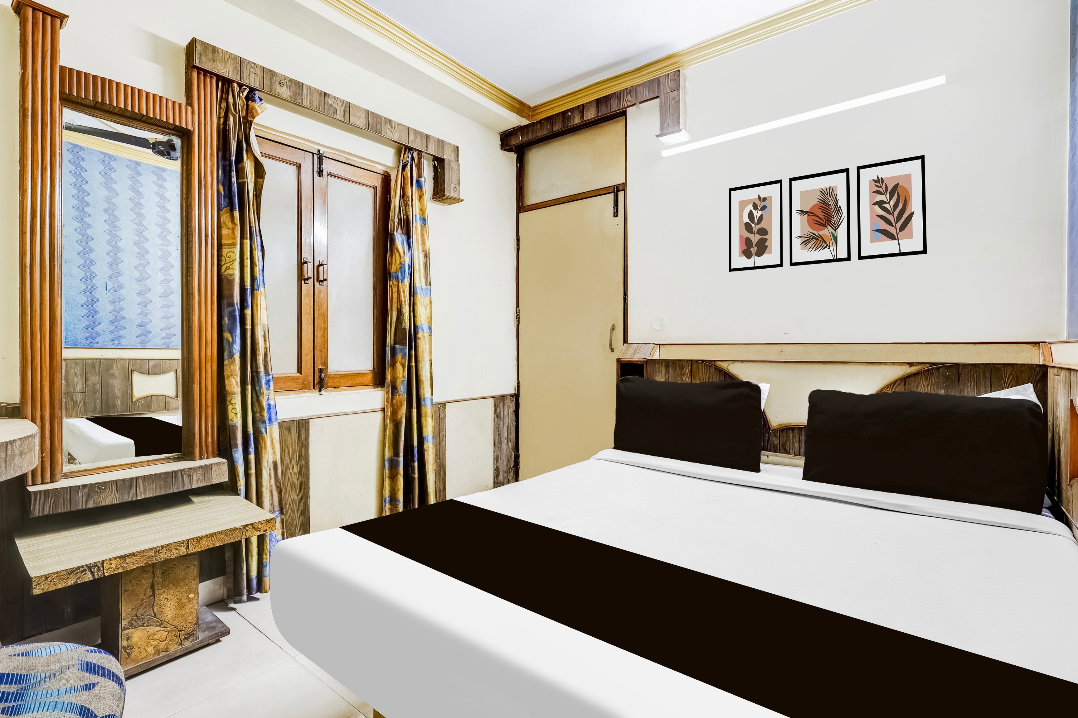 SPOT ON Hotel Ricky Deluxe 𝗕𝗢𝗢𝗞 Delhi Hotel