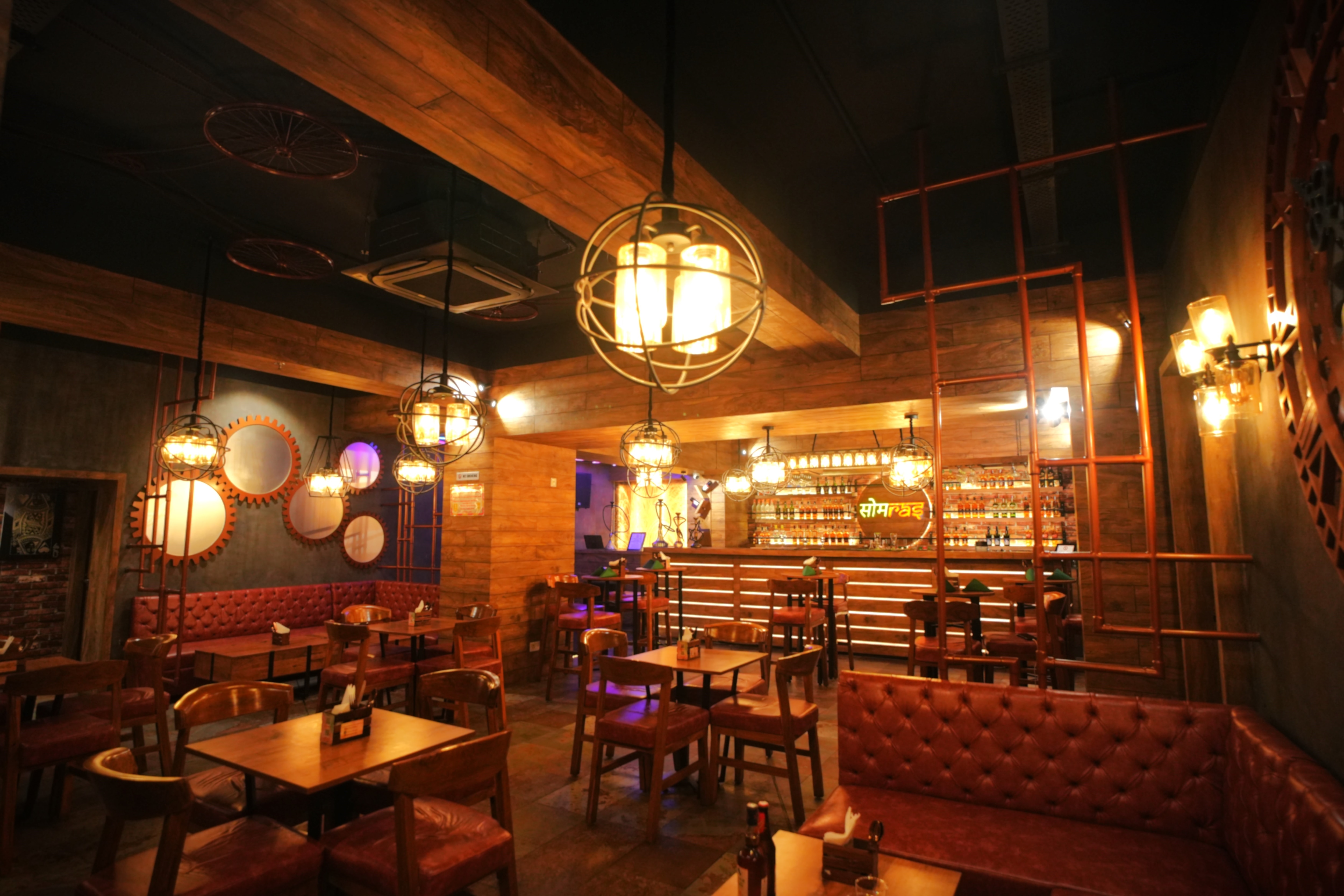 Somras Cafe & Bar