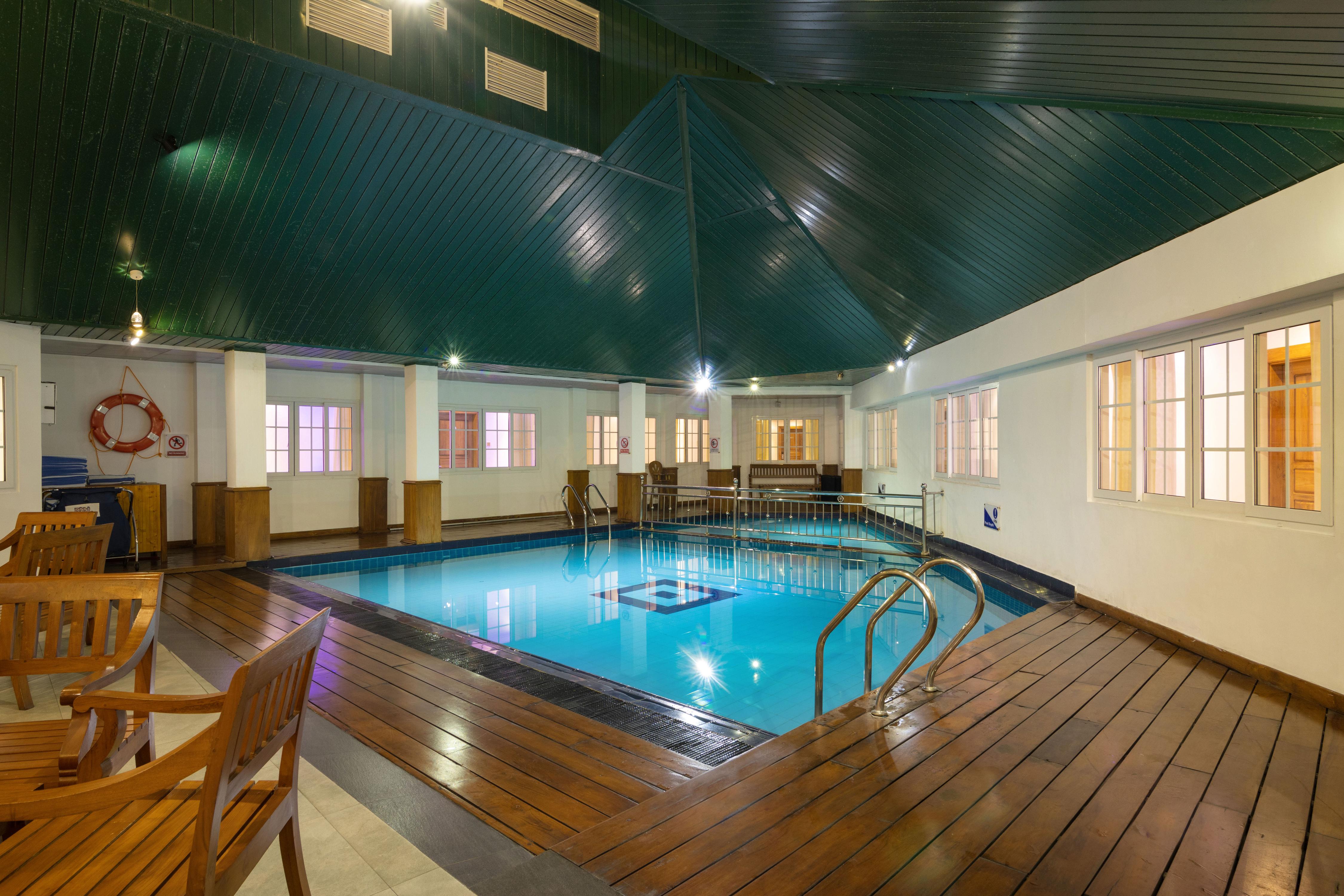Pool Bar