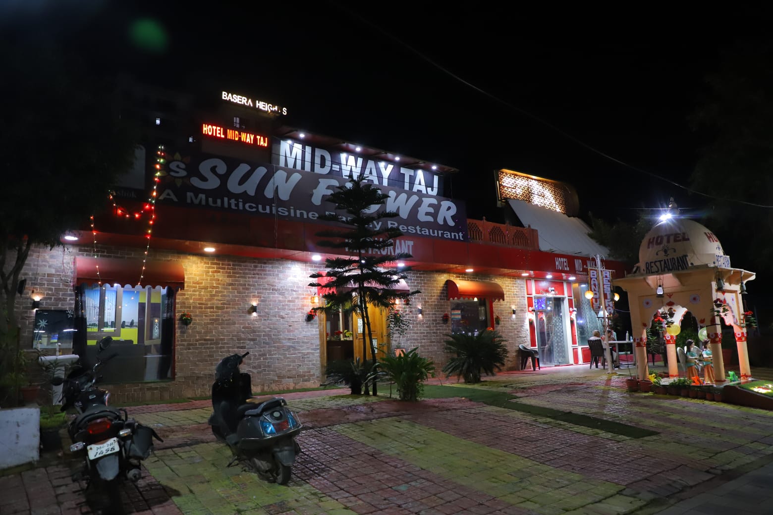 Mid-way Taj Restaurant