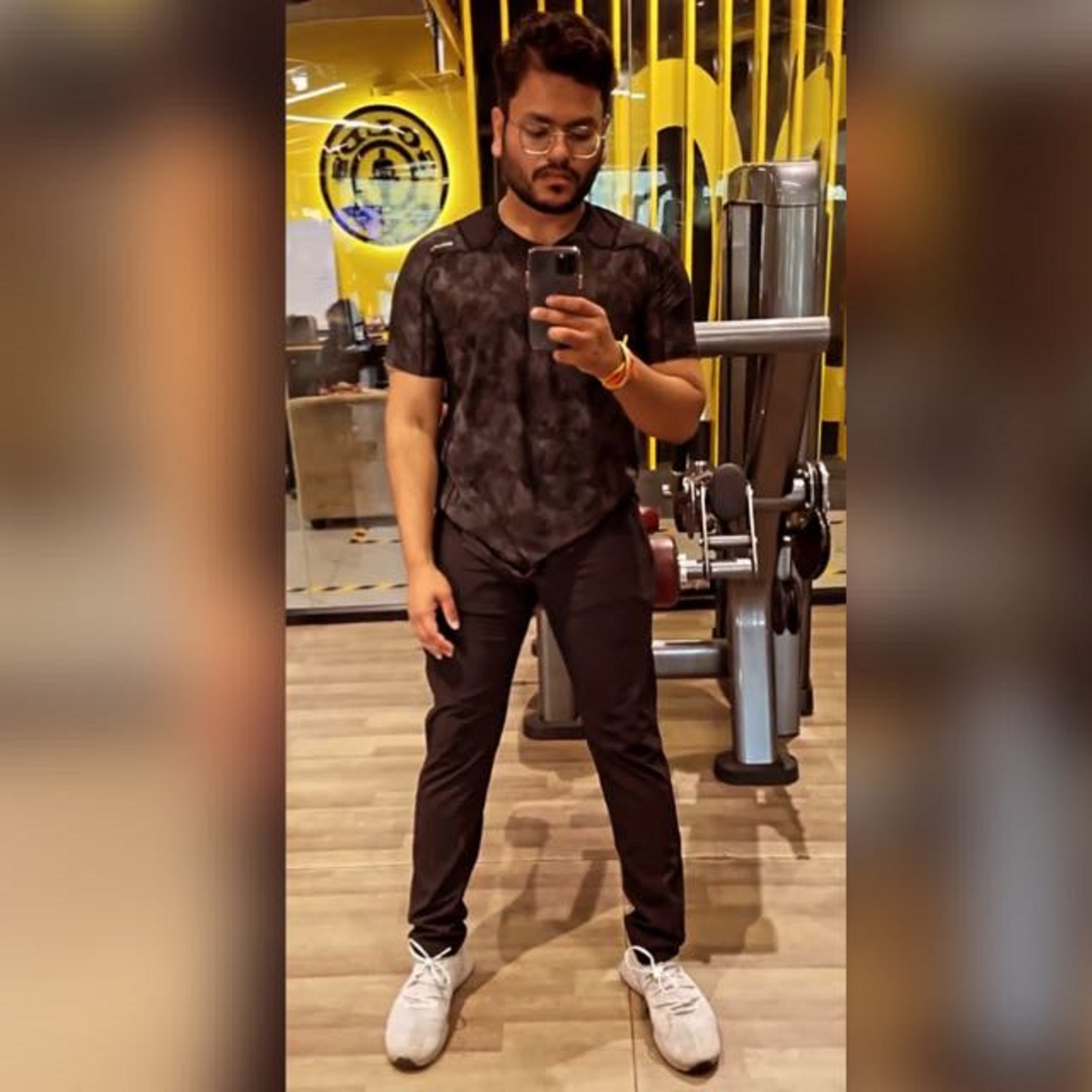 2 Rooms Apartment in Mall Avenue 𝗕𝗢𝗢𝗞 Lucknow Apartment 𝘄𝗶𝘁𝗵 𝗙𝗥𝗘𝗘