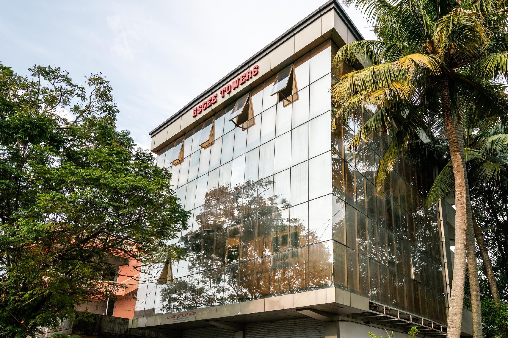 ESGEE TOWER NEAR SOUTH RAILWAY STATION ERNAKULAM Apartment Cochin ...