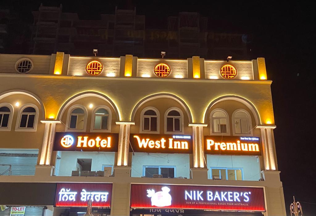 West Inn Complex Hotel West Inn Premium 𝗕𝗢𝗢𝗞 Kharar Hotel