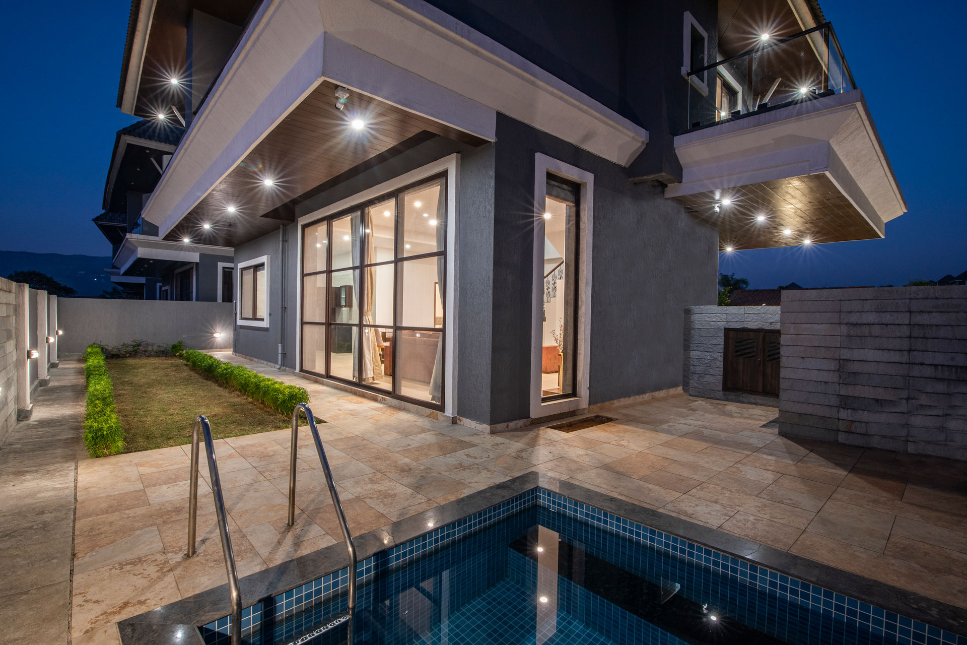 StayVista | Hillside Cove 4 BHK Villa - Tap to explore photos