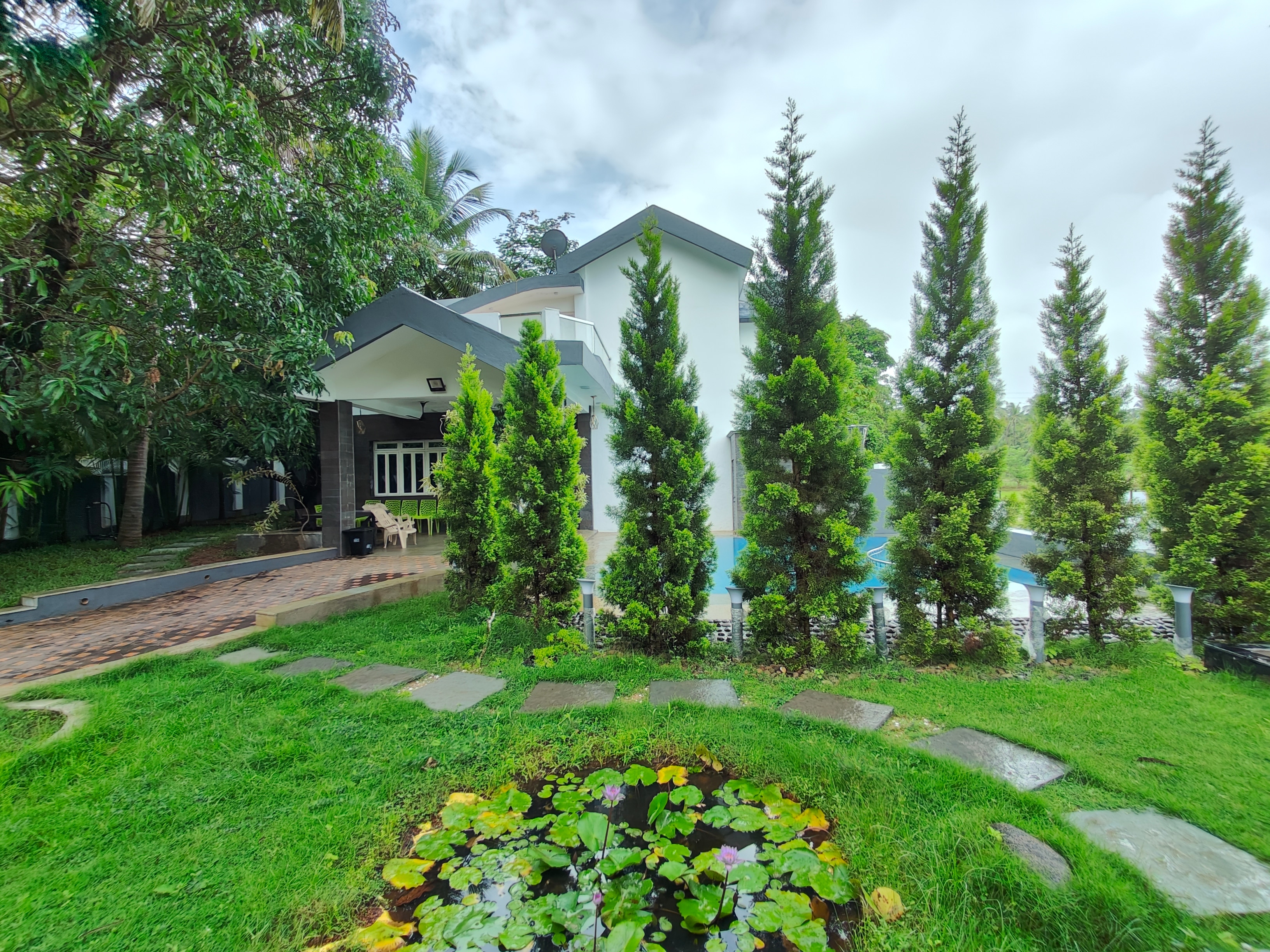Zoya Farm House 𝗕𝗢𝗢𝗞 Sawantwadi Farm House