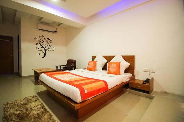 Hotel Midway Residency - Infocity, Gandhinagar