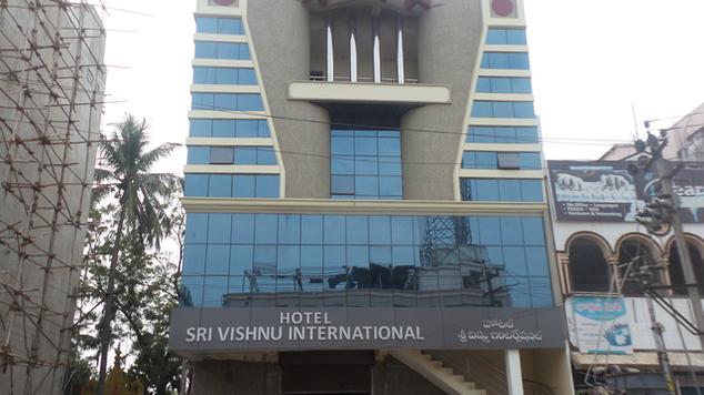 HOTEL SRI VISHNU INTERNATIONAL - Lower Tankbund Area, Vizianagaram
