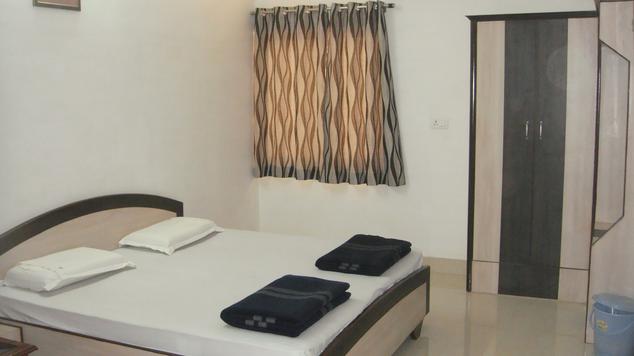 Hotel Tourist Palace - Central Bus Stand, Bharatpur