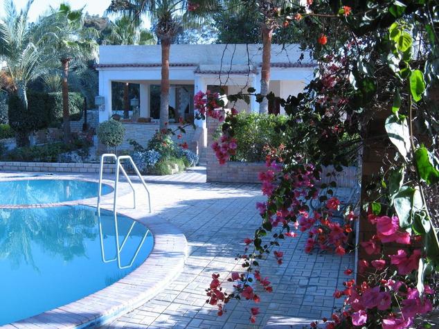 Rouqayah's Ranch Farm Stay - Borg el Arab