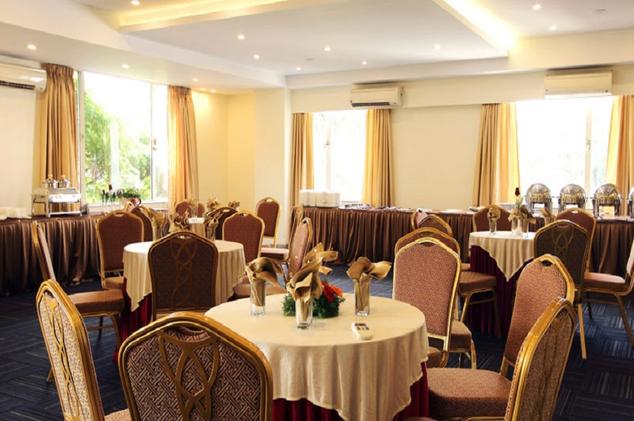 Banquet Hall 6