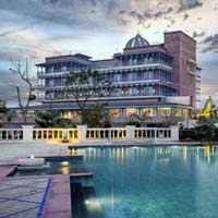 Get up to 45% OFF* at premium hotels across India! 